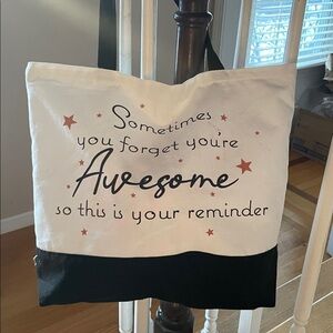 Tote Bag - Zip closure